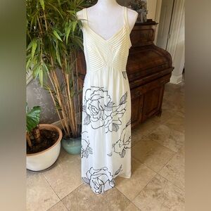 Robbie Bee ladies, elegant,‎ white sleeveless maxi dress size 12 fully lined
